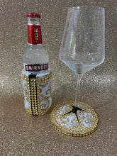 Load image into Gallery viewer, Wine &amp; Stubbie Holder pack Aquaflex Fabric Gold &amp; White Damask
